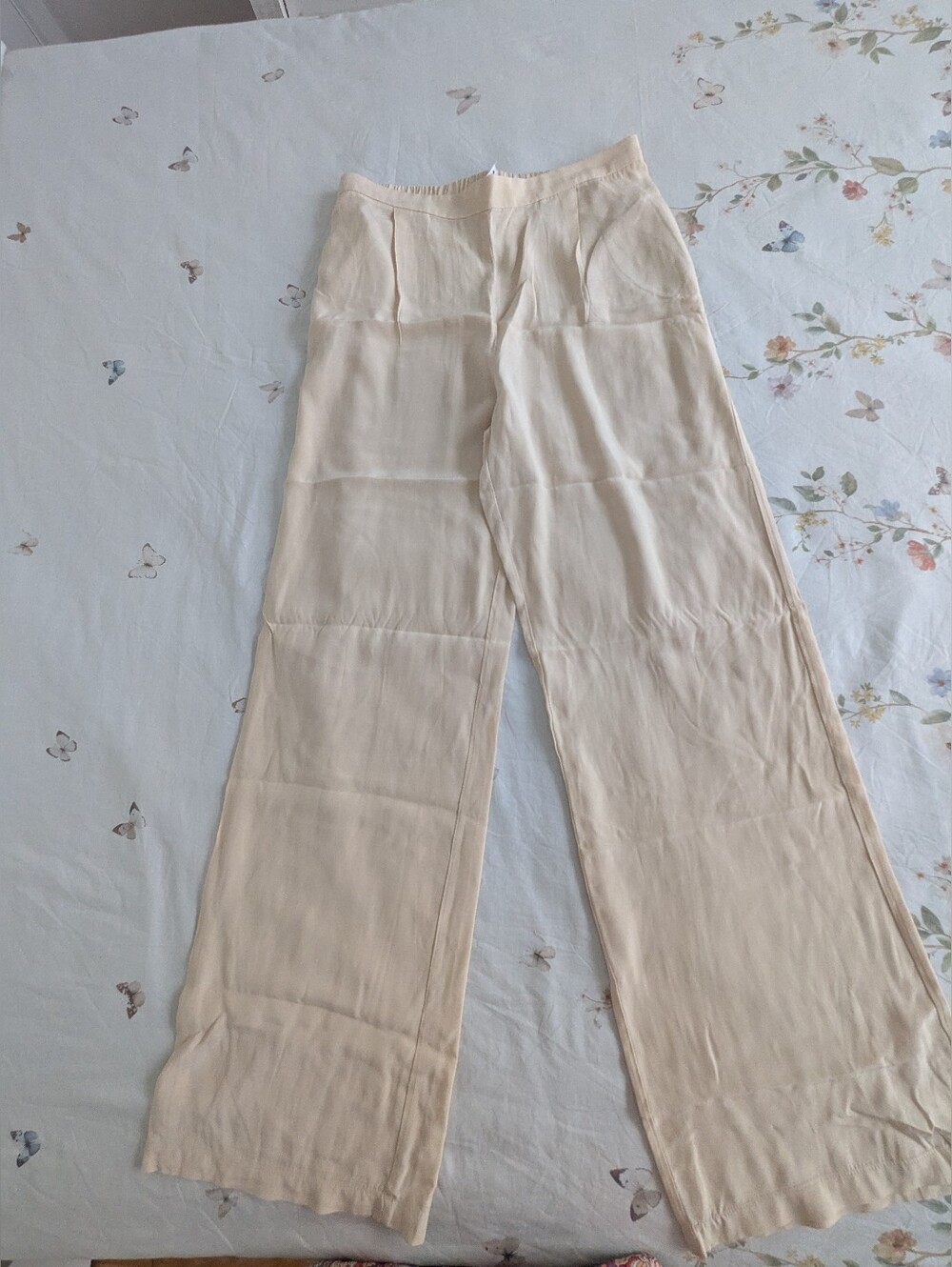 EUC Zara Pull On Pants in Light Cream- Sz S